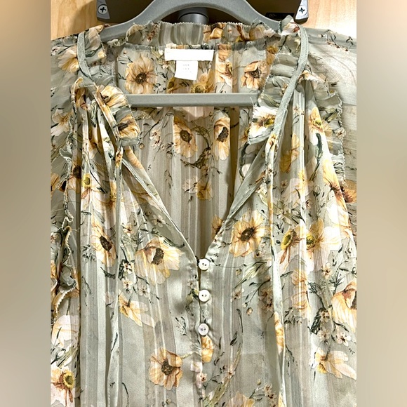 H&M Sheer Floral Flutter Sleeve Blouse - Picture 3 of 7